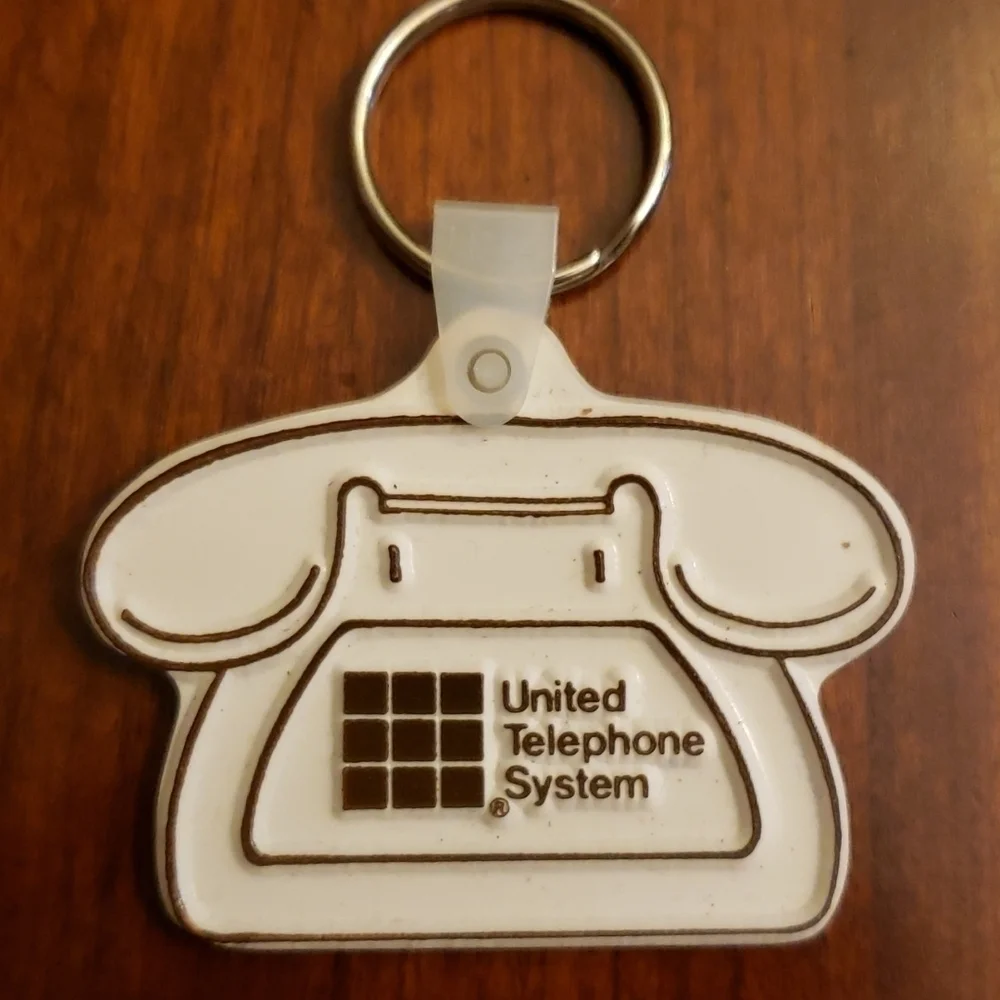 VINTAGE United Telephone Plastic Keychain